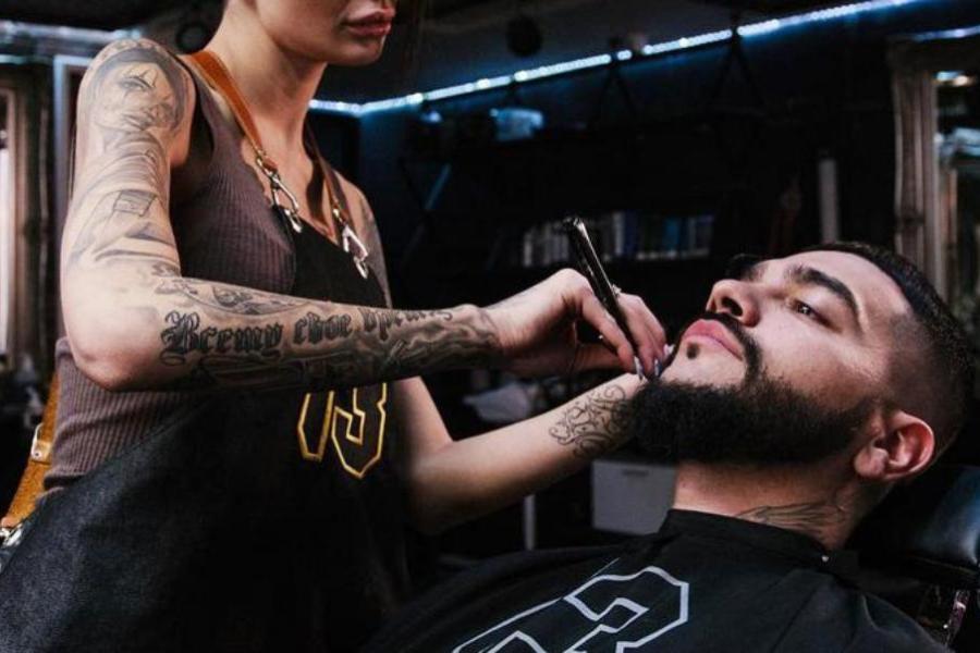 Мужскую парикмахерскую и тату-салон откроет Тимати в Екатеринбурге