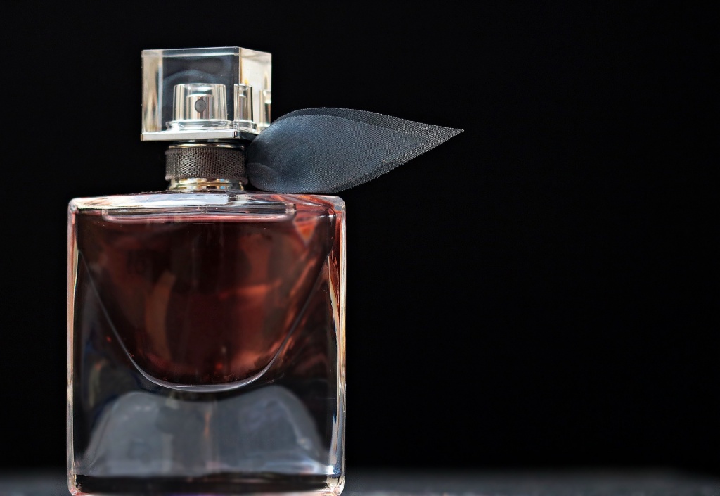 Производители парфюмерии рассказали о срыве эксперимента по маркировке